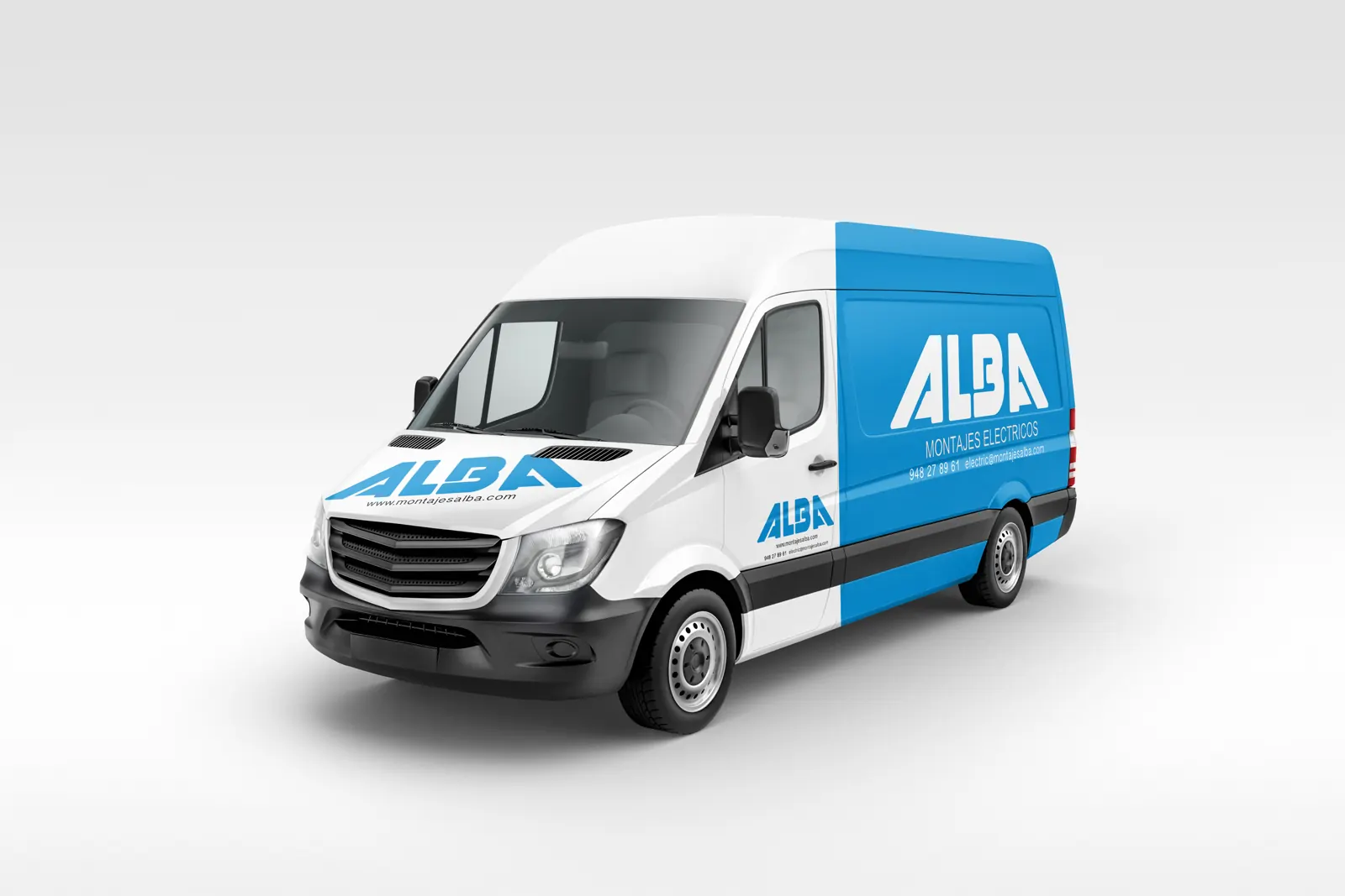 Furgoneta Mercedes rotulada con la identidad de Alba